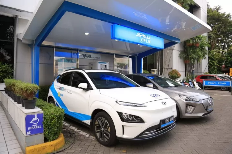 Kendaraan listrik ikut mendorong angka penjualan tenaga lisrik PLN UID Jatim