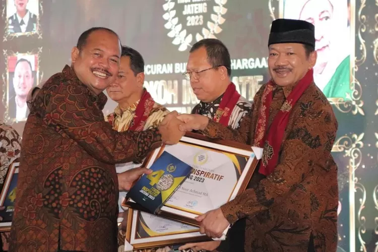 Ketua Baznas RI Prof Dr Noor Achmad  terpilih menjadi  tokoh Inspiratif  Jawa Tengah  2023h 