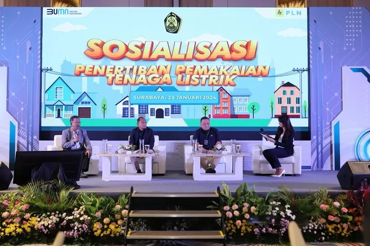 Para pembicara dalam Sosialisasi P2TL yang digelar PLN di Surabaya