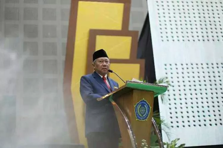 Rektor UMS Prof Sofyan Anif saat yudisium dan pengambilan sumpah PPG FKIP UMS (Istimewa)