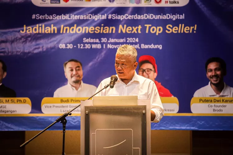 Pj. Wali Kota Bandung, Bambang Tirtoyuliono saat membuka acara Serba Serbi Literasi Digital (Sereal) dengan tema 