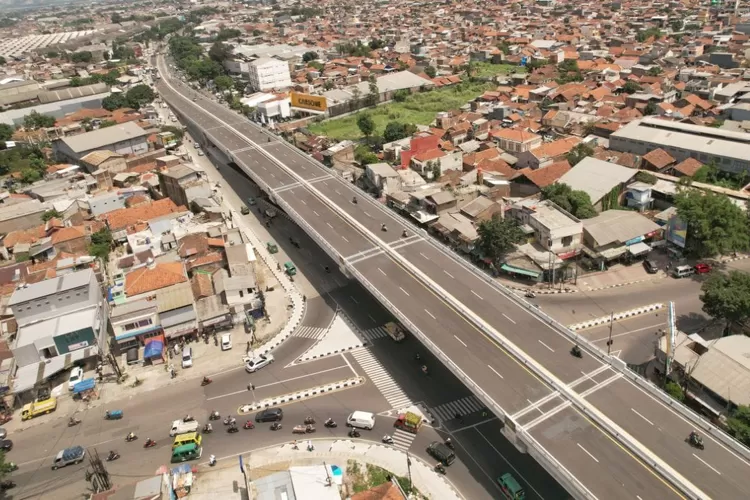 Jembatan fly over - Kopo, di kota Bandung 