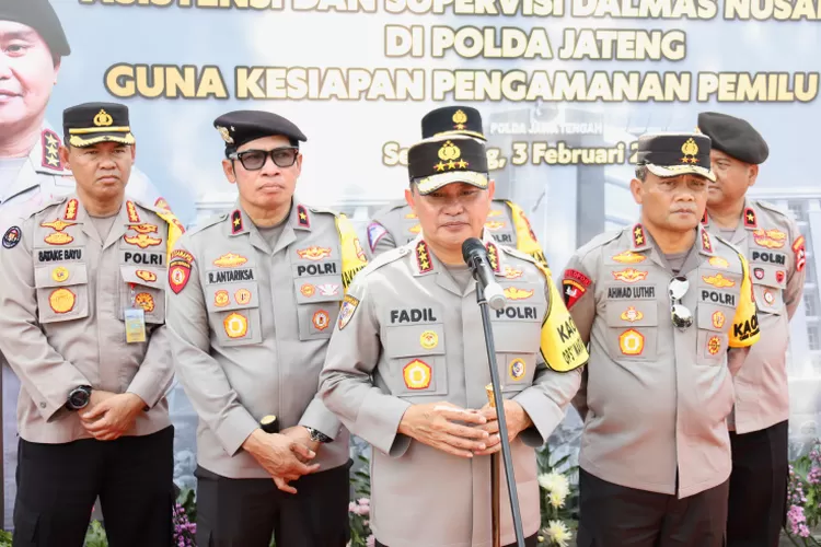 Kabaharkam Polri Komjen M Fadil Imran pimpin gelar pasukan di Semarang. (Istimewa )