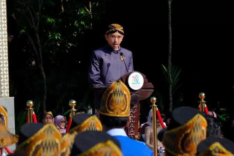 KGPAA Mangkunegara X saat menjadi inspektur upacara Hari Jadi Kota Solo ke-279 (Istimewa)