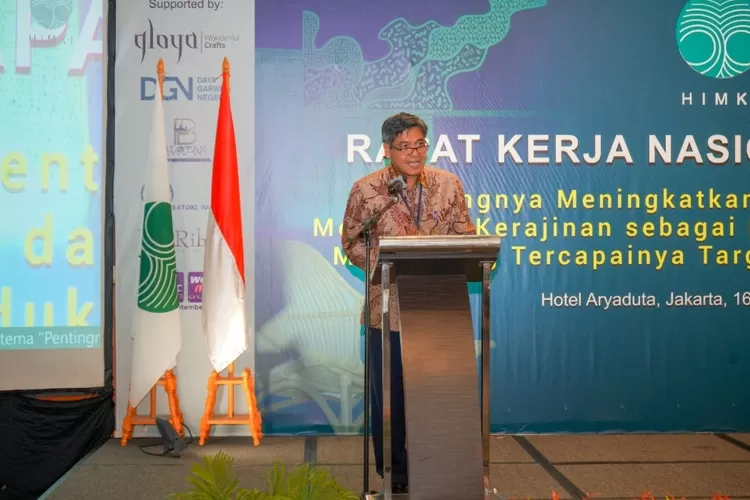 Dirjen Industri Agro Putu Juli Ardika mengungkapkan bahwa restrukturisasi mesin menjadi strategi jitu dalam meningkatkan produktivitas dan daya saing industri furnitur, disampaikan di Rakernas HIMKI di Jakarta (AG Sofyan)