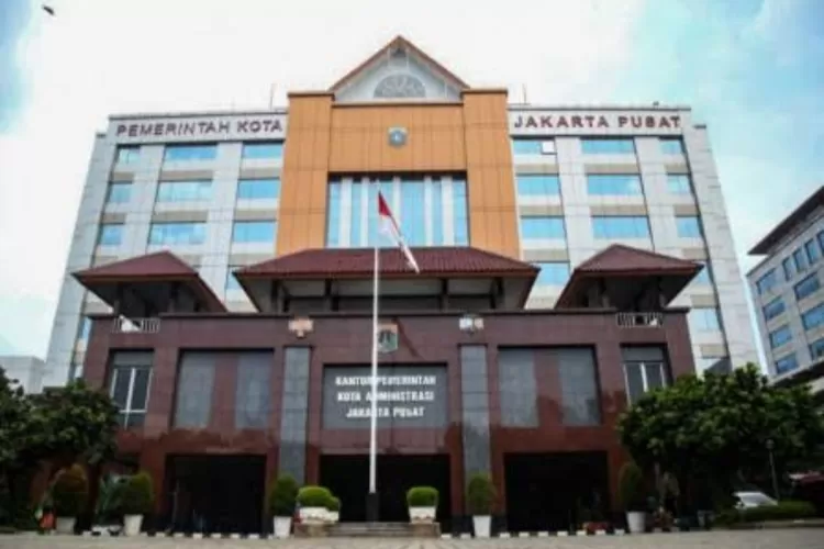 Pejabat kantor Wali Kota Jakarta Pusat  diduga selingkuh dilabrak  istrinya, Kamis (21/2/2024).
