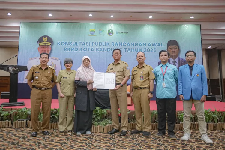 Pemerintah Kota (Pemkot) Bandung menyoroti empat isu strategis dalam rancangan awal Rencana Kerja Pembangunan Daerah (RKPD) 2025.