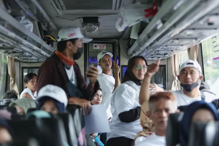 Pemerintah Kota (Pemkot) Bandung kembali menyediakan bus untuk mudik gratis ke sejumlah kota. Total tersedia 234 tempat duduk bagi pemudik.