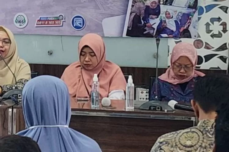 Jajaran BPJS Kesehatan Cabang Surabaya saat menjelaskan soal layanan selama masa cuti lebaran