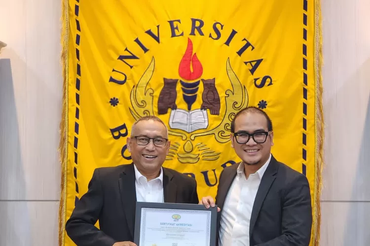  Prof Dr Faisal Santiago Ketua Program Doktor Ilmu Hukum Universitas Borobudur (kiri). 