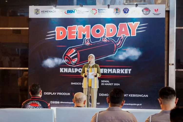 Dirjen Industri Kecil, Menengah dan Aneka (IKMA) Kemenperin Reni Yanita memberikan sambutan pada acara Demoday Knalpot Aftermarket di Jakarta mengatakan potensi pasar industri otomotif tumbuh pesat tetap berkomitmen seimbang dan majukan IKM otomotif konvensional dan listrik (AG Sofyan)