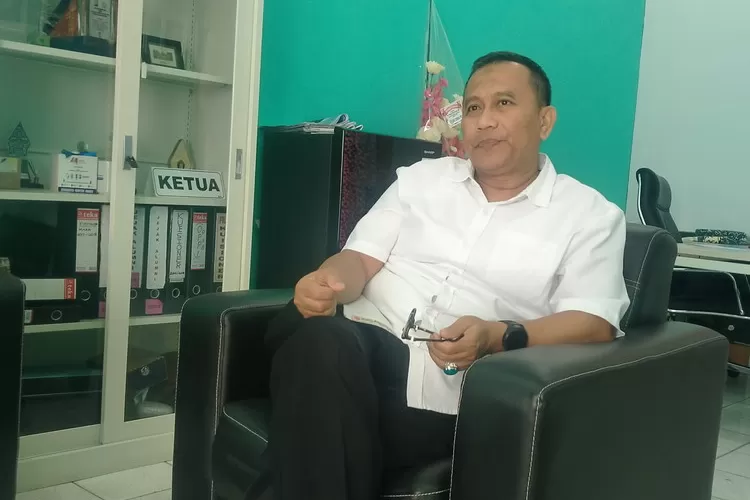Ketua Stiamak Barunawati Surabaya, Dr Gugus Wijonarko, MM.