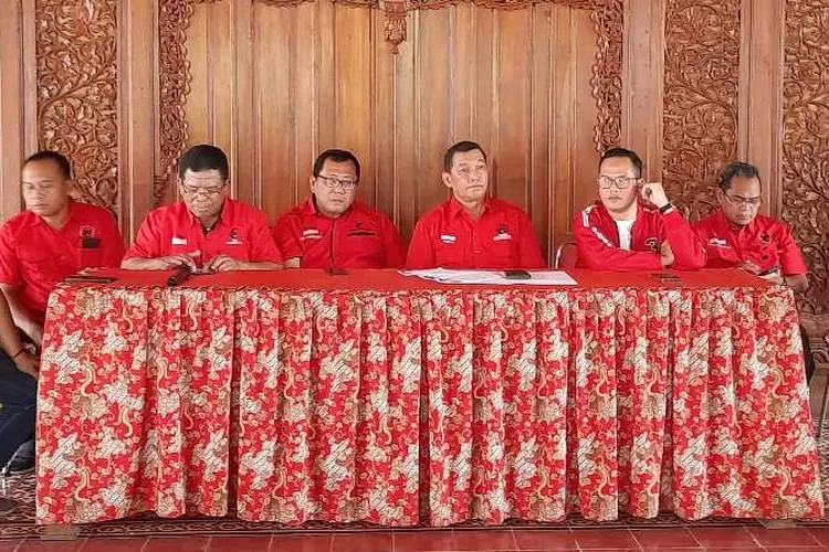 Tim Pemenangan Pilkada Solo dari PDI Perjuangan memaparkan penjaringan calon wali kota dan wakil wali kota (Endang Kusumastuti)
