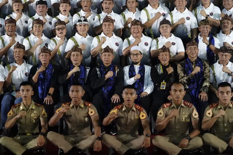 Panglima TNI Jenderal TNI Agus Subiyanto menghadiri acara Silaturahmi Milangkala Ke-5 Paguyuban Baraya Maung Parahyangan (BMP) di Kota Cimahi. Foto: Puspen   TNI