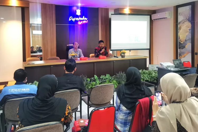 Suasana sosialisasi BPJS Ketenagakerjaan Surabaya Tanjung Perak kepada para pemberi kerja
