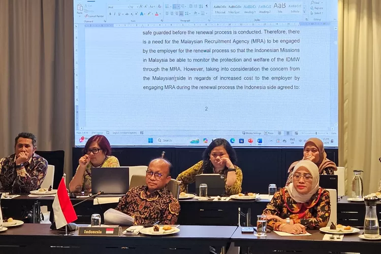 Delegasi Indonesia dalam ke-4 Joint Working Group (JWG) on the Memorandum of Understanding (MoU) on the Employment and Protection of Indonesian Domestic Workers in Malaysia