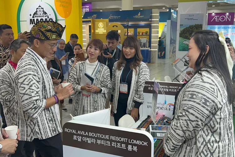 Menparekraf Sandiaga Uno saat meninjau Paviliun Indonesia di Seoul (Ist)