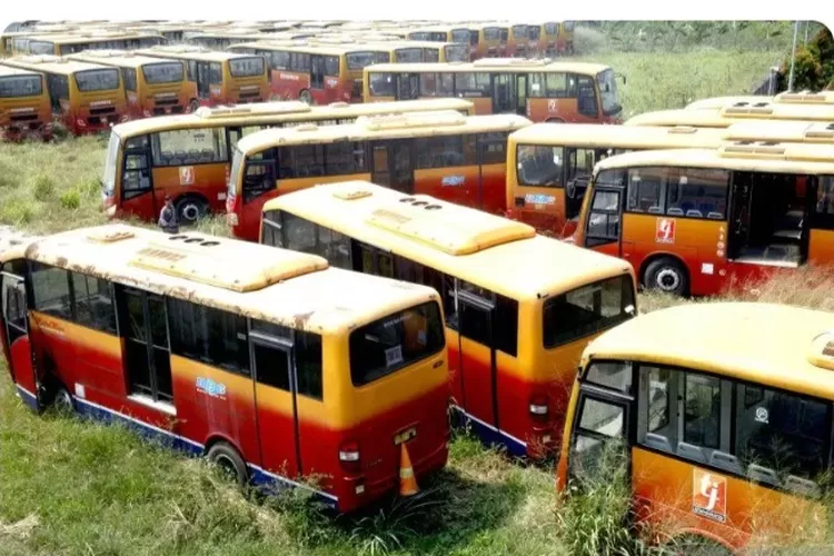 Puluhan bangkai bus Transjakarta  raib di terminal Pulaugebang, Jaktim.