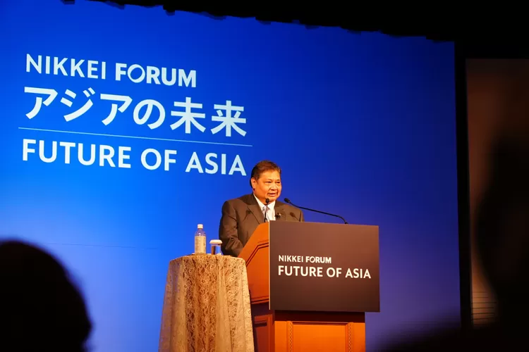 Menteri Koordinator Airlangga Hartarto saat tampil pada Nikkei Forum 2024 di Tokyo, Jepang, Jumat (24/5/2024), Indonesia mendorong pertumbuhan ekonomi yang stabil melalui stabilitas politik dan sosial (ekon.go.id)