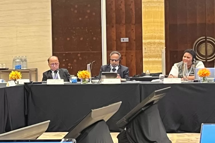 Pertemuan Sekjen Kemnaker Anwar Sanusi dengan Direktur Asian Productivity Organization (APO) untuk Republik Fij Jone Maritino