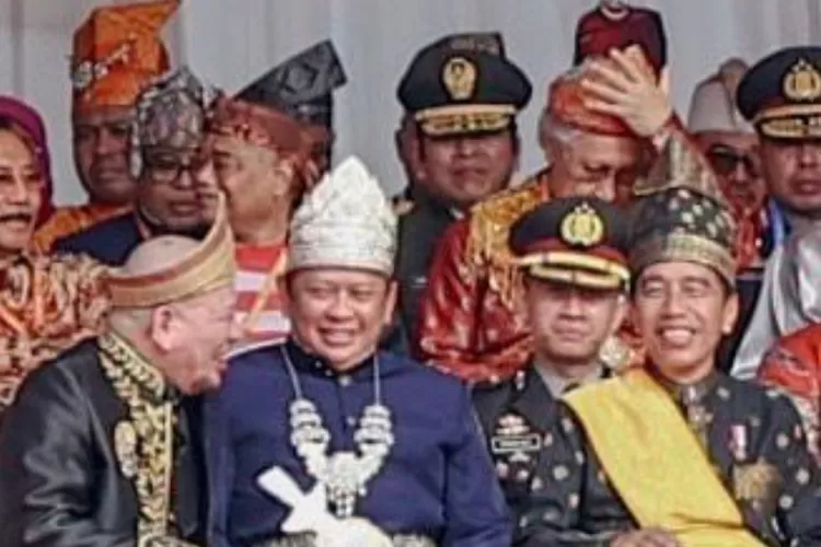 Ketua DPD RI La Nyalla M Mattalitti, Ketua MPR RI Bambang Soesatyo dan Presiden Jokowi (Ist)