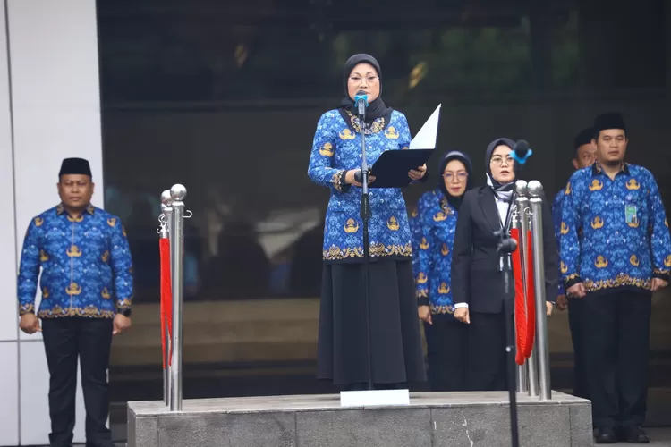 Menaker Ida Fauziyah pimpin upacara peringatan Hari Lahir Pancasila. 