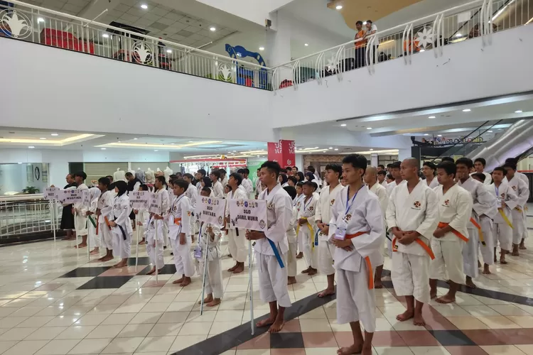 Peserta Kejuaraan Shorinji Kempo tingkat junior dan pelajar, di Kota Bekasi, 