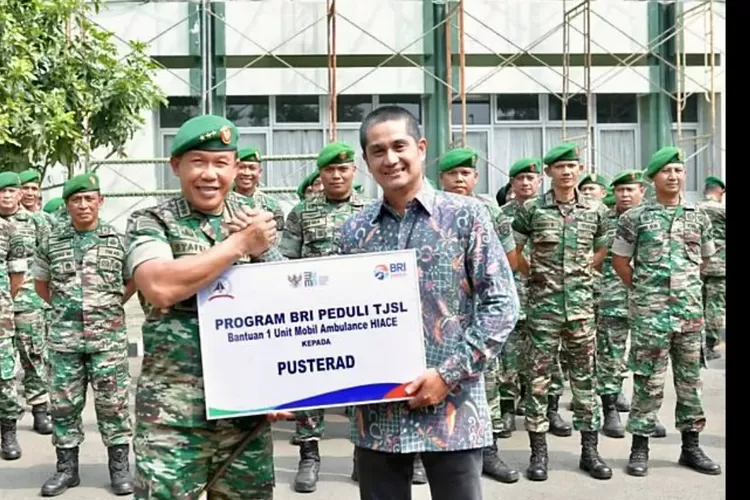 BRI Kanwil Jakarta 2 serahkan TJSL Barupa Ambulance ke Mabes TNI Puserad (Ist)