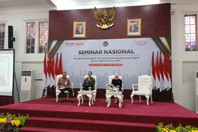 Seminar nasional bertajuk 'Revolusi Mental dalam Tata Kelola Pemerintahan yang Adaptif Menuju Indonesia Emas 2045