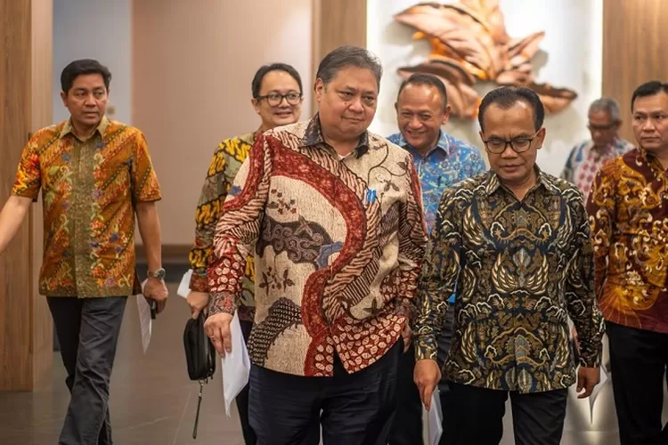 Menteri Koordinator Bidang Perekonomian Airlangga Hartarto, peringkat daya saing Indonesia lampaui Jepang hingga Inggris (ekon.go.id)