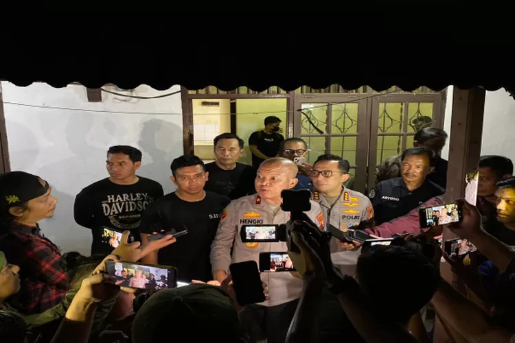 Direktorat Reserse Narkoba Polda Metro Jaya menggerebek sebuah rumah kontrakan di daerah Parung Serah, Ciledug, Tangerang, dan temukan 72 Kg Sabu  (PMJ )