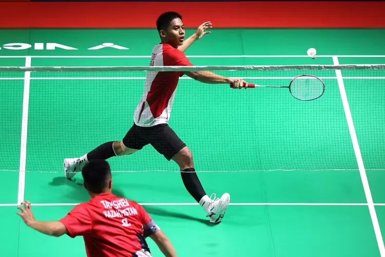 Tunggal putra Moh. Zaki Ubaidillah melaju ke babak 32 besar BNI Badminton Asia Championships 2024.