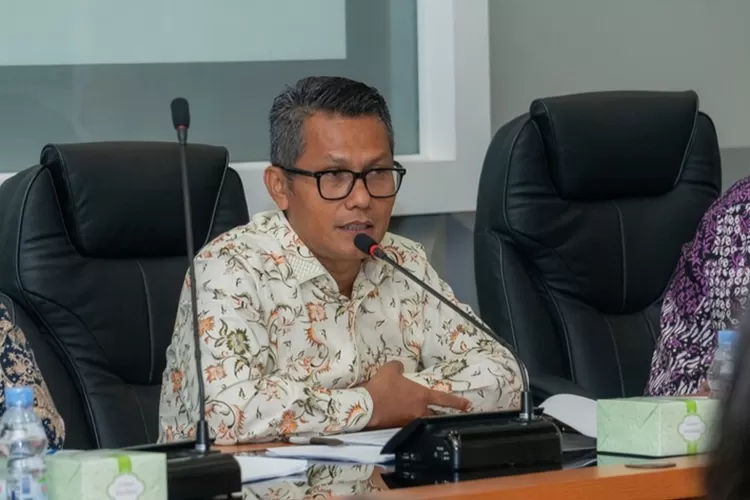 Jubir Kemenperin Febri Hendri Antoni Arif memastikan rapat di Istana Negara yang dipimpin Presiden Joko Widodo pada Selasa (2/7/2024) memfokuskan pembahasan ekosistem kesehatan nasional dan tidak membahas bea masuk 200 persen produk impor (AG Sofyan)