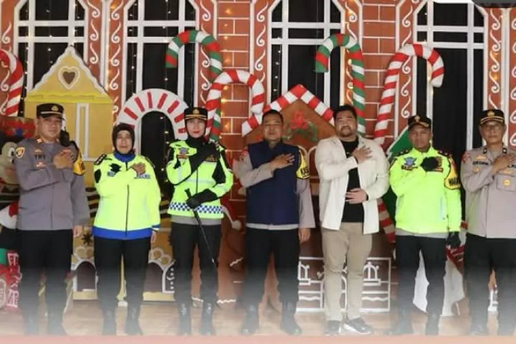 Dalam rangka menjaga situasi kamtibmas selama perayaan Hari Natal 2024, Polres Sukabumi Kota melaksanakan patroli pengecekan ke sejumlah gereja di wilayah, (foto; humas).