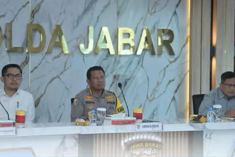 Kunjungan ini bertujuan memastikan kesiapan pengamanan perayaan Natal dan Tahun Baru 2025, (foto:humas).