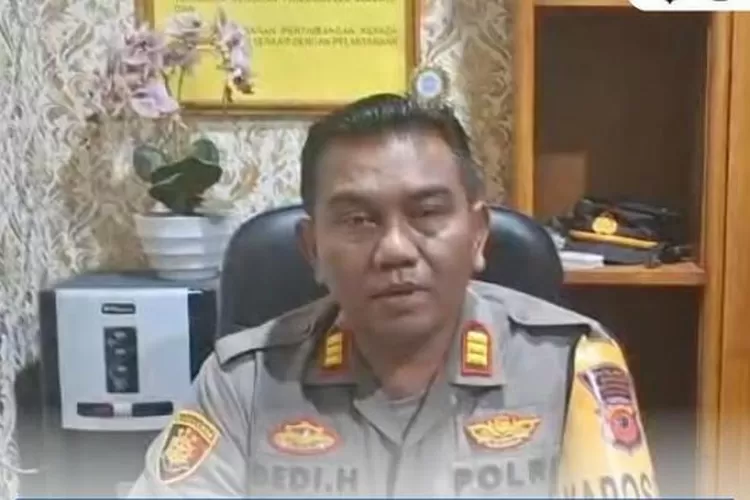 Kapolsek Megamendung, AKP Dedi Hermawan, SH, menjelaskan bahwa setelah video tersebut tersebar, pihak kepolisian segera melakukan pengecekan di lokasi yang terekam dalam video, (foto: humas).