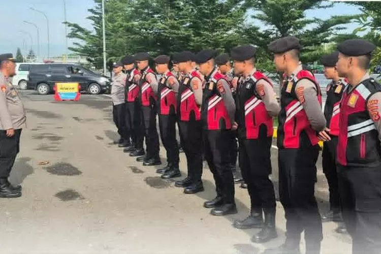  Pos Pengamanan (Pos Pam) Rest Area 130 B Tol Cipali di bawah wilayah hukum Polres Indramayu telah bersiap mendukung kelancaran arus lalu lintas selama Operasi Lilin Lodaya 2024.  (foto: humas).