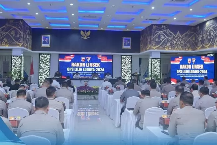 Polda Jabar menggelar Rapat Koordinasi Lintas Sektoral di Mapolda Jabar pada Selasa (17/12/2024) dalam rangka pengamanan perayaan Natal 2024 dan Tahun Baru 2025. (foto: humas).