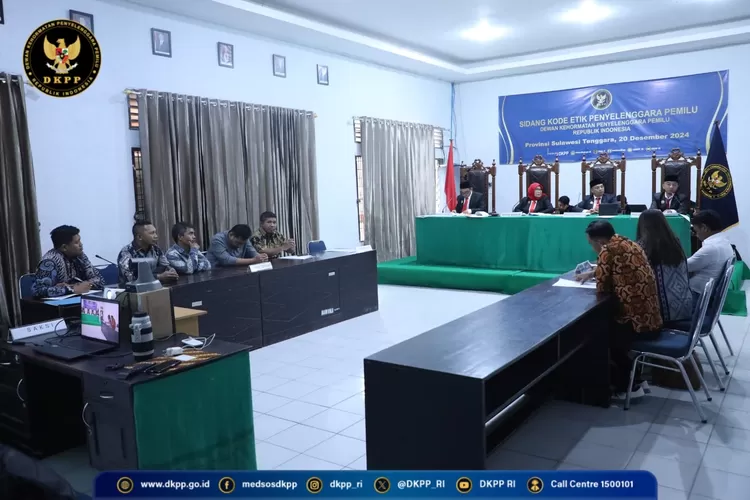 Dewan Kehormatan Penyelenggara Pemilu (DKPP) menggelar sidang pemeriksaan dugaan pelanggaran Kode Etik Penyelenggara Pemilu (KEPP) perkara Nomor 274-PKE-DKPP/X/2024 di Kantor Bawaslu, (foto: dkpp)