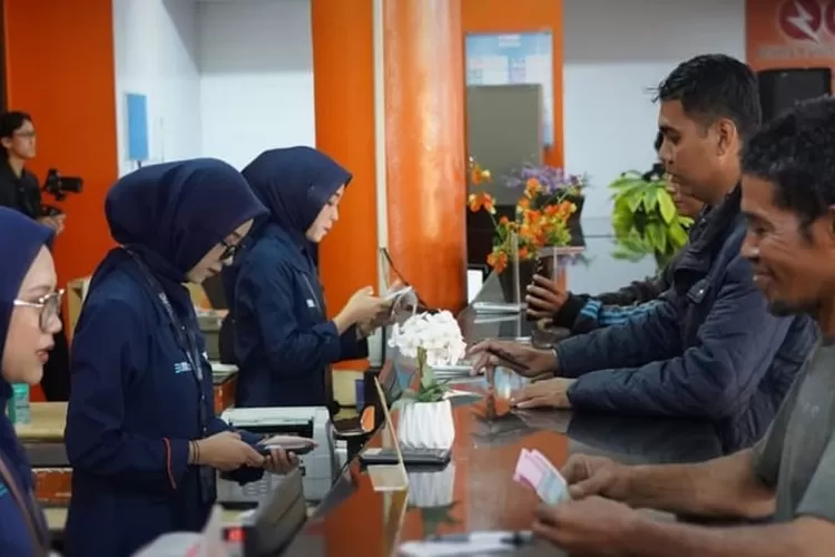 Ilustrasi prosedur pengambilan BLT Kesra Rp 900 ribu di Kantor Pos. (Instagram.com/@posindonesia.ig)