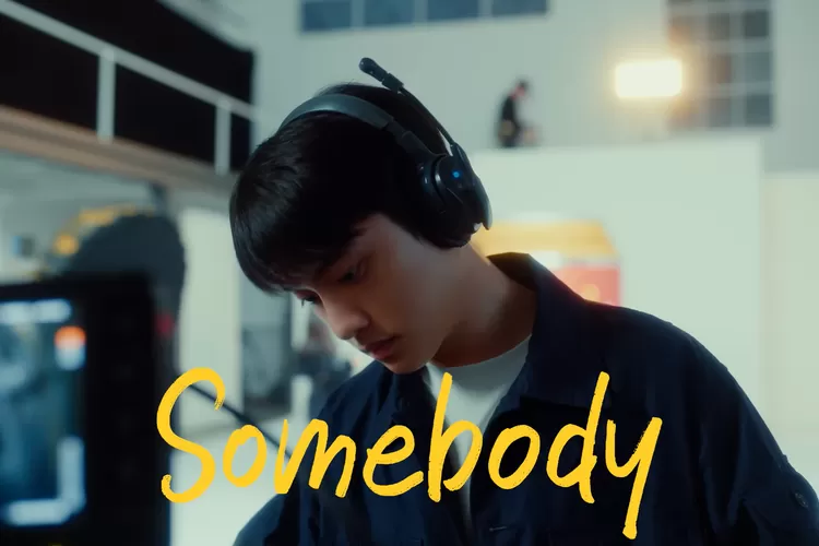 Music video dan lirik lagu Somebody D.O EXO  (Tangkapan layar Youtube @SMTOWN)