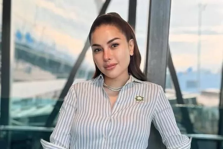 Nikita Mirzani enggan berkomentar saat menjalani pemeriksaan terkait kasusnya dengan dr. Reza Gladys.  (Instagram/nikitamirzaniawardi_172.)