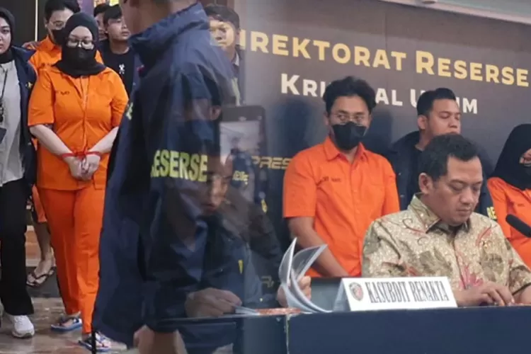 Modus WO Skema Ponzi Ayu Puspita