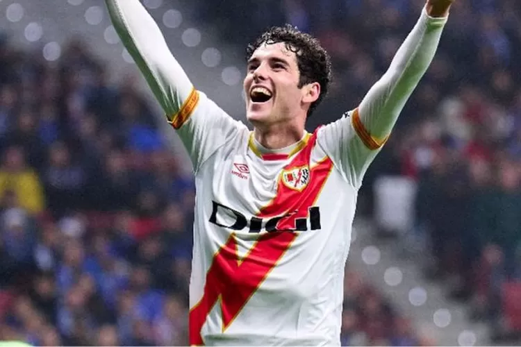 Foto Sergio Camello, pemain Rayo Vallecano yang berhasil mencetak dua gol ke gawang Getafe (Sumber: Muhammad Khayrul Anwar / Indonewstoday.com / Instagram @rayovallecano)