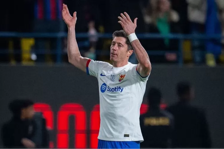 Foto Robert Lewandowski, pemain Barcelona yang berhasil mencetak gol pertama ke gawang Osasuna (Sumber: Muhammad Khayrul Anwar / Indonewstoday.com / Instagram @fcbarcelona)