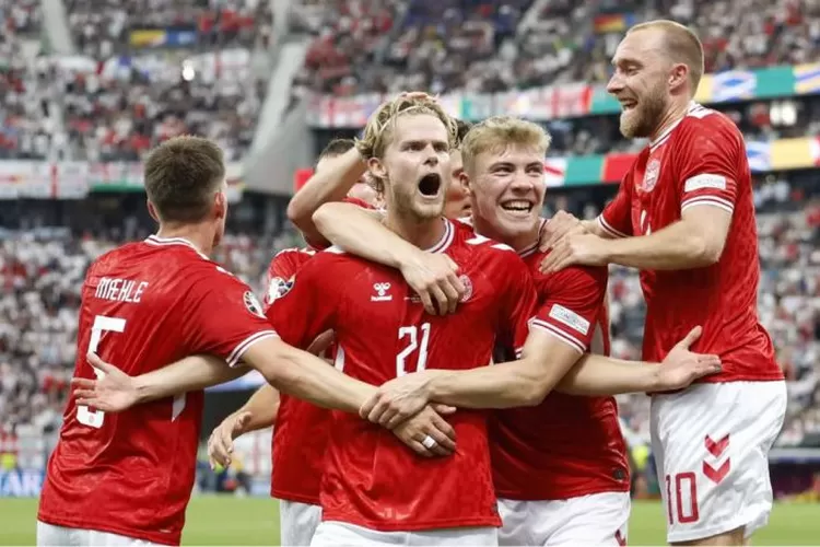 Ilustrasi prediksi line up yang dimainkan pada laga babak 16 besar Euro 2024 antara Jerman vs Denmark (Sumber: Muhammad Khayrul Anwar / Indonewstoday.com / Instagram @euro2024)