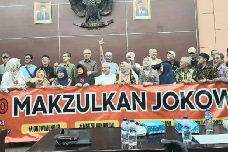 Tokoh Petisi 100 Desak DPR Makzulkan Jokowi - Harian Terbit