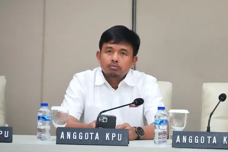 Komisioner KPU Idham Holik