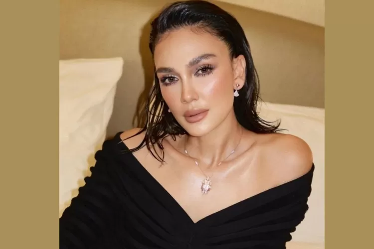 Momen Luna Maya Umur 40 Tahun Dipuji Miliki Wajah Cantik Mesti Tanpa ...