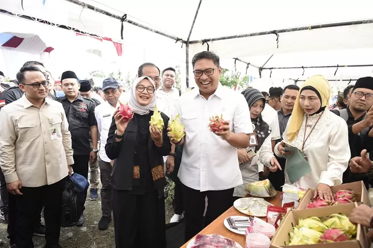 Wakil Menteri Pertanian Sudaryono Saat Mengunjungi Business Development Services Providers P4S Sintario di Banyuwangi, Jawa Timur.   (Dok. Kementerian Pertanian)